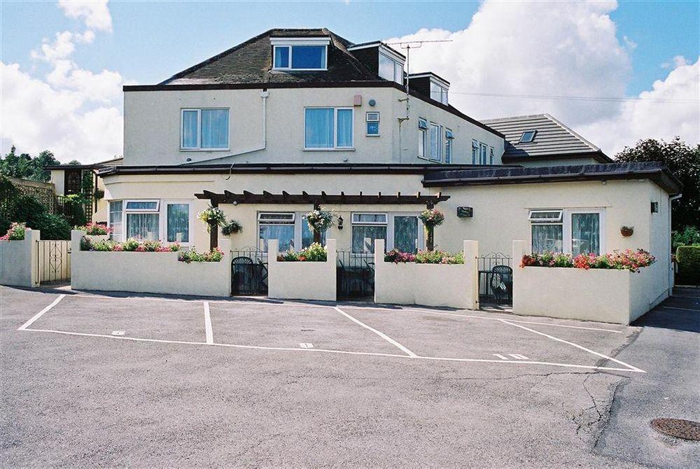 Crossways & Sea View Holiday Apartments Торки Екстериор снимка