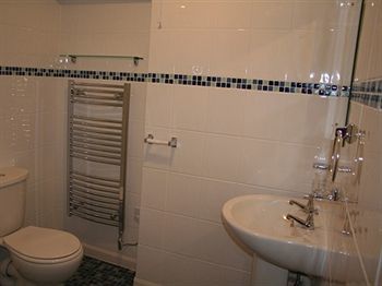 Crossways & Sea View Holiday Apartments Торки Екстериор снимка
